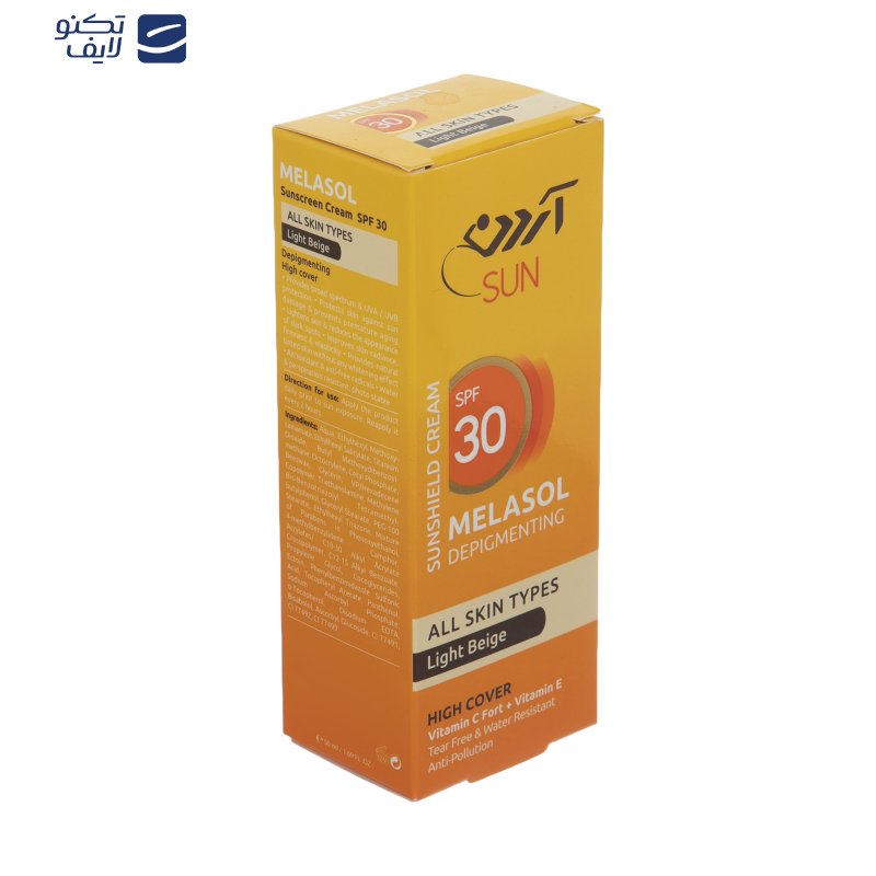 کرم ضد آفتاب رنگی آردن سان، SPF 30، مدل Light Beige، مناسب انواع پوست با تنالیته روشن و حجم 50 میلی‌لیتر، ضد آب، محافظت‌کننده در برابر اشعه‌های UVA و UVB، ضد لک، دارای فرمولاسیون ویتامین‌های C و E، با ماندگاری 2 ساعته
