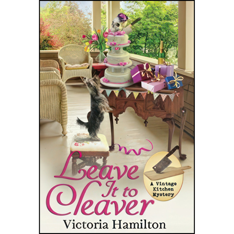 کتاب Leave It to Cleaver اثر Victoria Hamilton انتشارات تازه ها