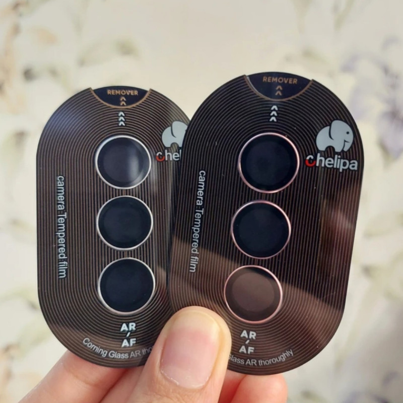 محافظ لنز دوربین شیشه ای اوجی مدل chelipa titanium مناسب برای گوشی موبایل سامسونگ Galaxy A55