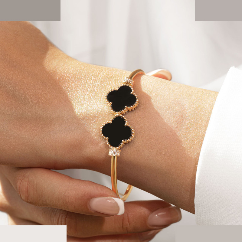 بنگل طلا 18 عیار زنانه ماوی گالری مدل دو سر گل م بنگل طلا 18 عیار زنانه ماوی گالری مدل دو سر گل م