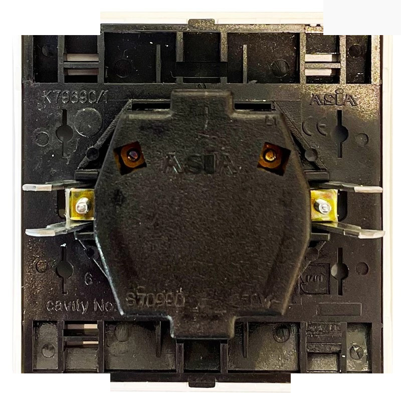 کلید زنگ بیزر صنایع آسیا الکتریک مدل CWG کلید زنگ بیزر صنایع آسیا الکتریک مدل CWG