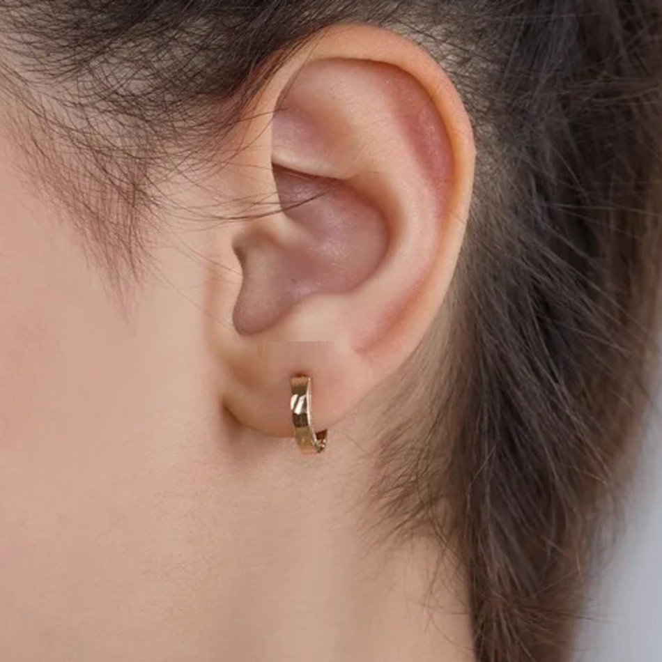 گوشواره طلا 18 عیار زنانه طرح امگا طلایی قطر 1.1 سانتی متر کد 563 گوشواره طلا 18 عیار زنانه طرح امگا طلایی قطر 1.1 سانتی متر کد 563