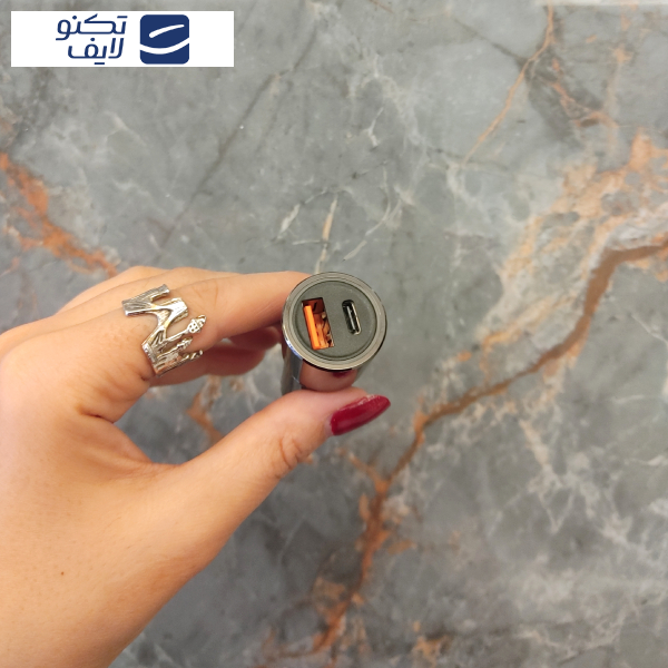 شارژر فندکی 20 وات آزرا مدل CR57 شارژر فندکی 20 وات آزرا مدل CR57