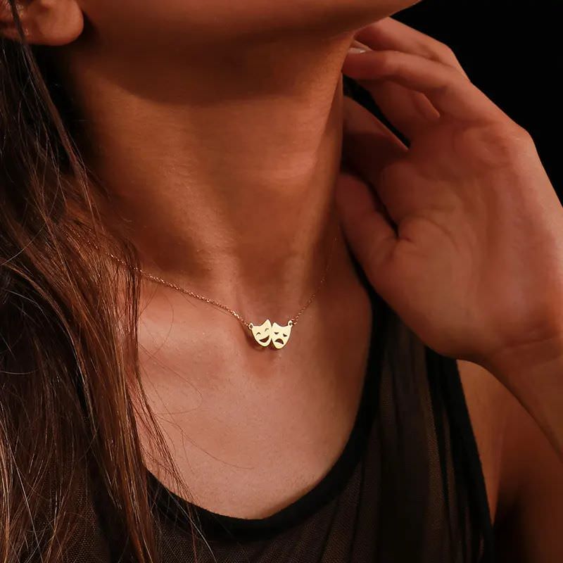 گردنبند طلا 18عیار طرح تئاتر