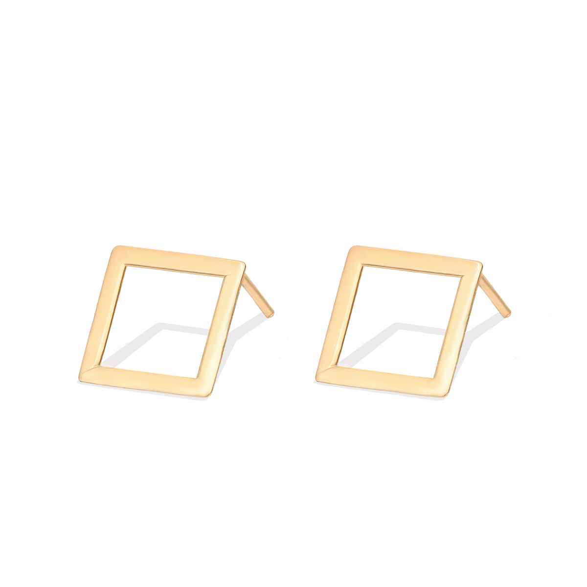 گوشواره طلا 18 عیار طرح مربع خالی