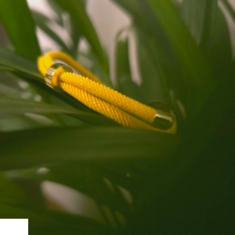 دستبند طلا 18 عیار زنانه شمیم گلد گالری مدل دختر مو فرفری کد D-20