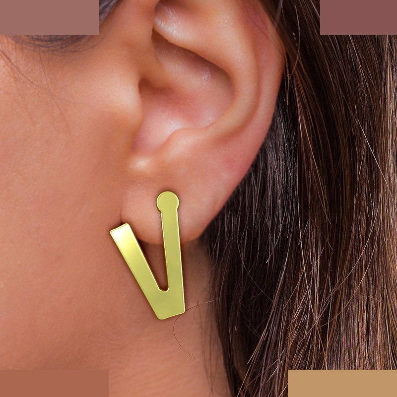 نیم ست طلا 18 عیار زنانه مدوپد مدل حرف V کد NA16639