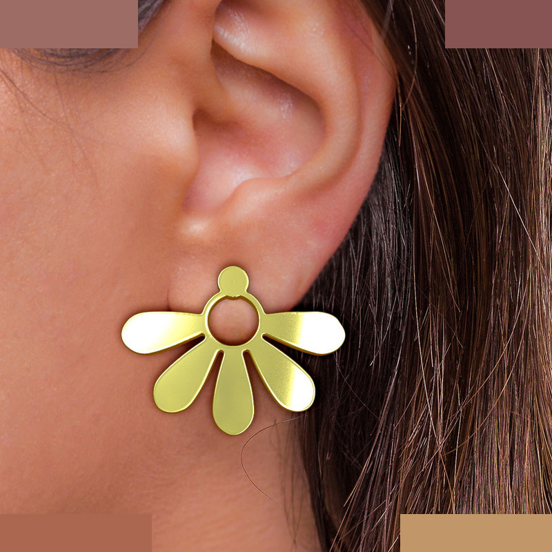 گوشواره طلا 18 عیار زنانه مدوپد مدل گل کد GA1-11084