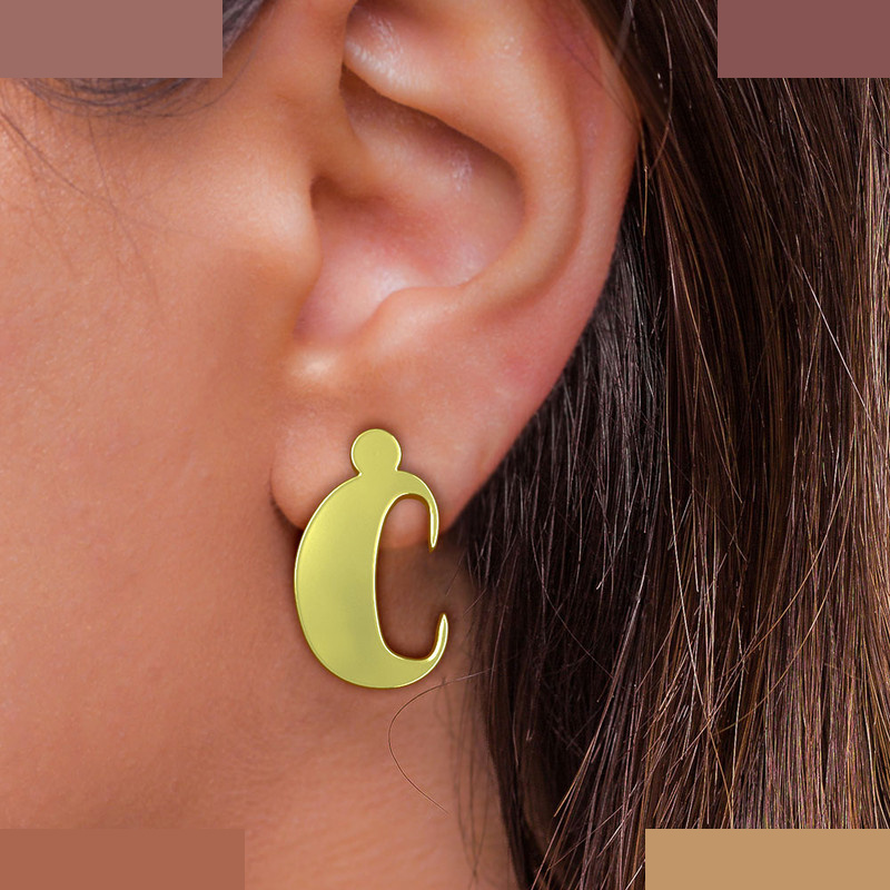 گوشواره طلا 18 عیار زنانه مدوپد مدل حرف C کد GA1-16610