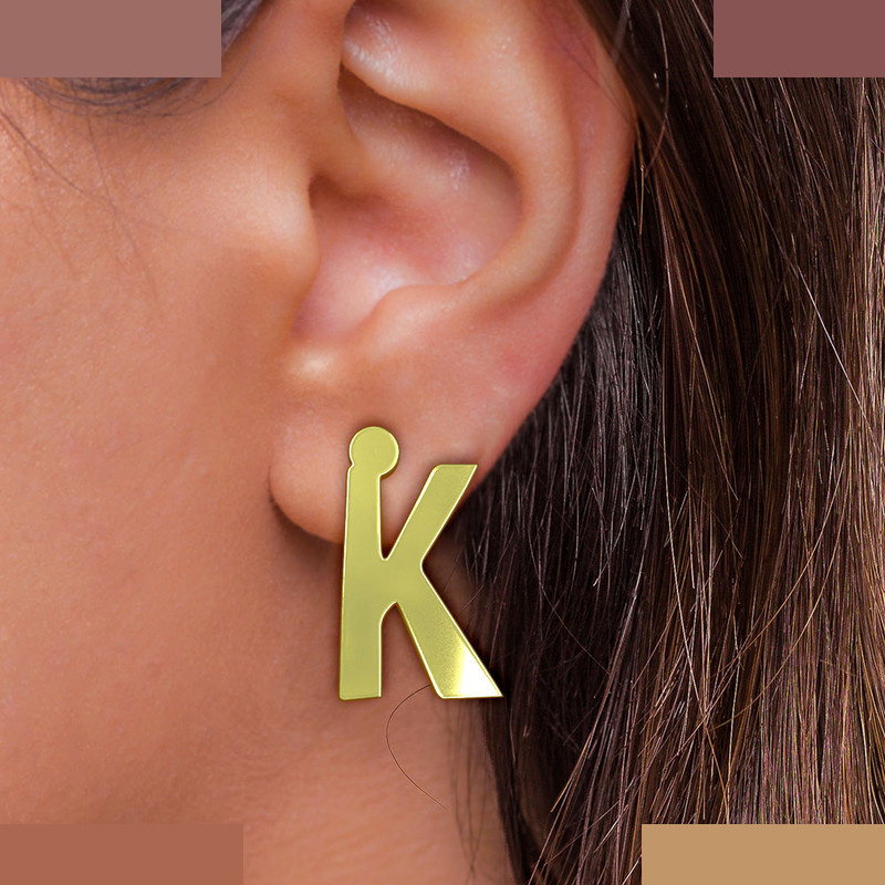 گوشواره طلا 18 عیار زنانه مدوپد مدل حرف K کد GA1-16656