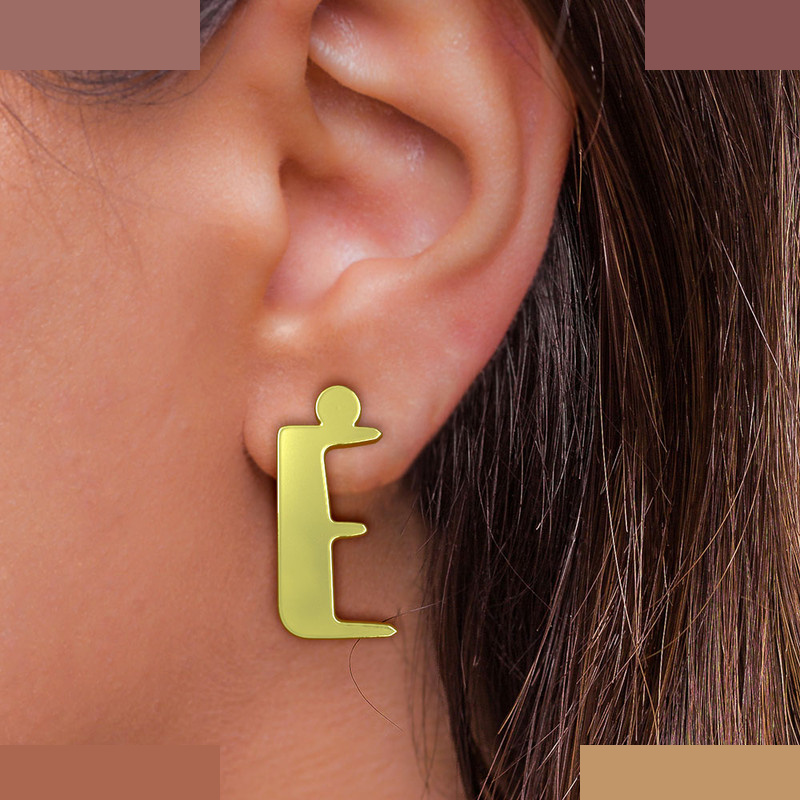 گوشواره طلا 18 عیار زنانه مدوپد مدل حرف E کد GA1-16711