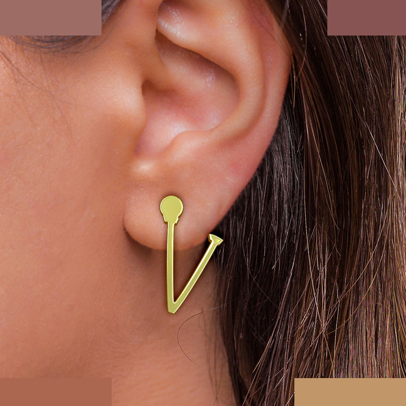 گوشواره طلا 18 عیار زنانه مدوپد مدل حرف V کد GA1-17038