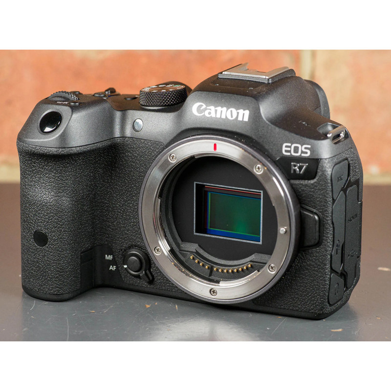 دوربین دیجیتال بدون آینه کانن مدل EOS R7 Kit RF18-150mm IS STM دوربین دیجیتال بدون آینه کانن مدل EOS R7 Kit RF18-150mm IS STM