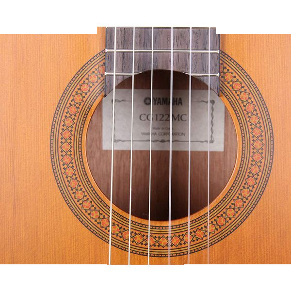 گیتار کلاسیک یاماها مدل CG122-MC