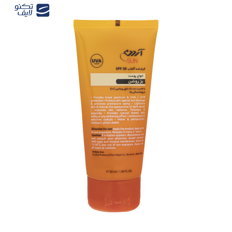 کرم ضد آفتاب رنگی آردن سان، SPF 30، مدل Light Beige، مناسب انواع پوست با تنالیته روشن و حجم 50 میلی‌لیتر، ضد آب، محافظت‌کننده در برابر اشعه‌های UVA و UVB، ضد لک، دارای فرمولاسیون ویتامین‌های C و E، با ماندگاری 2 ساعته