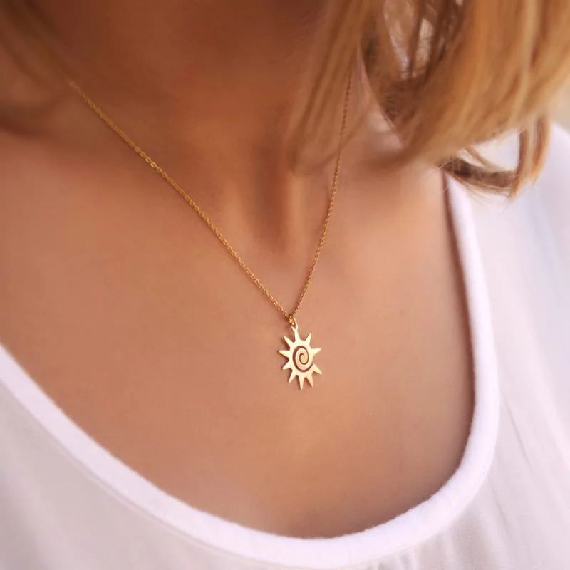 پلاک طلا 18عیار طرح خورشید پیچی