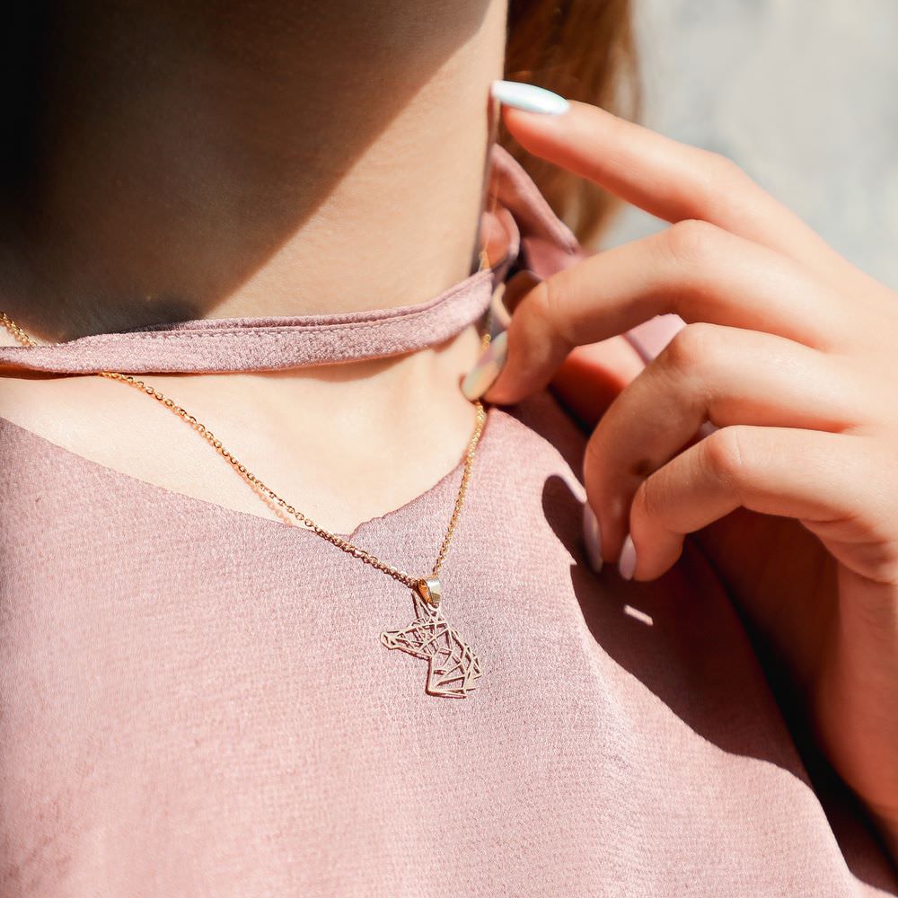 گردنبند طلا زنانه طلا 18عیار طرح یونیکرن