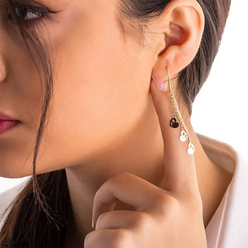 گوشواره طلا زنانه 18عیار طرح سه قلب آویزی