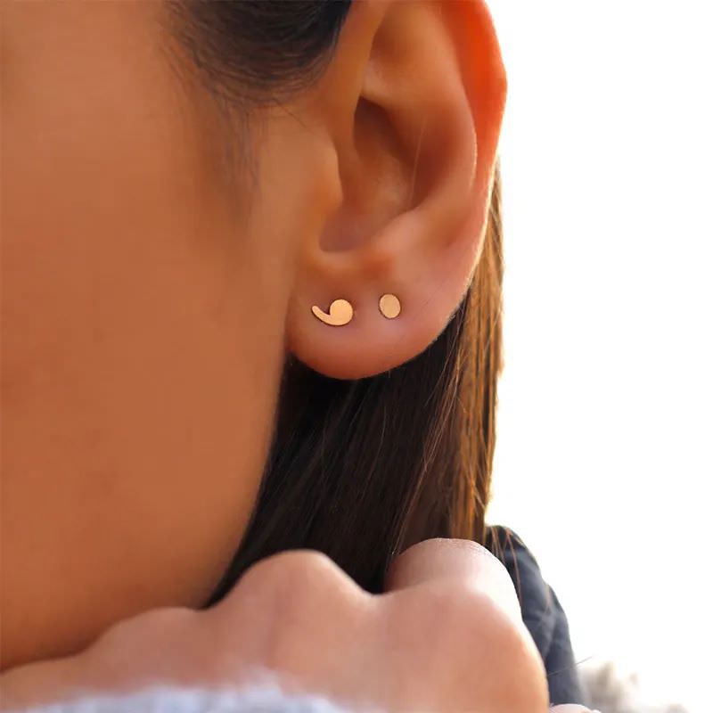 گوشواره طلا 18عیار طرح سیمیکالن