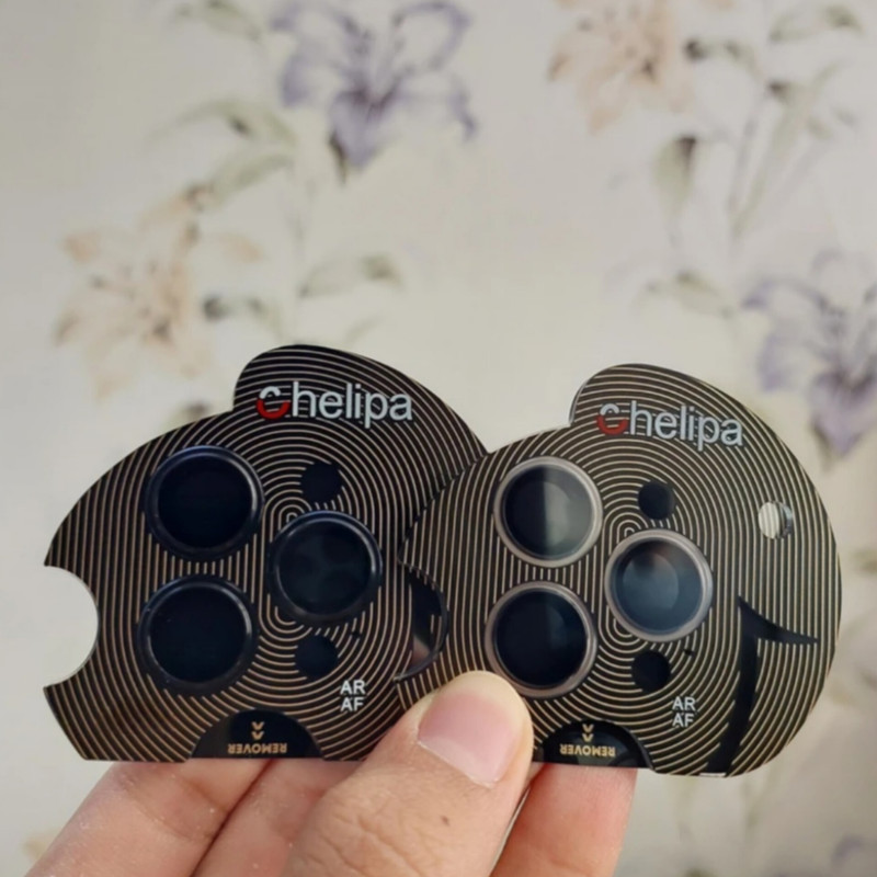 محافظ لنز دوربین شیشه ای اوجی مدل chelipa titanium مناسب برای گوشی موبایل اپل iPhone 16 Pro