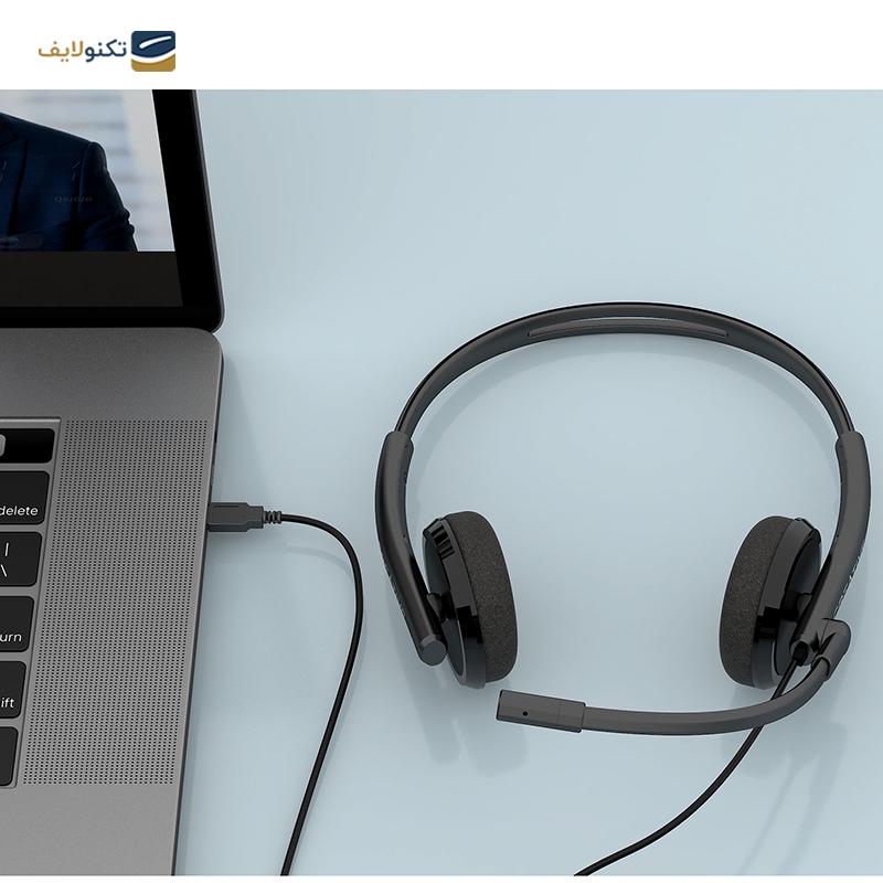 gallery-هدفون با سیم کریتیو مدل Chat WFH copy.png