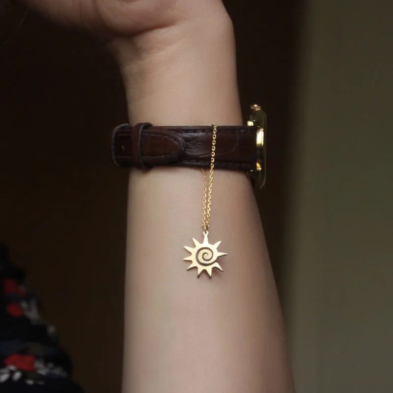 پلاک طلا 18عیار طرح خورشید پیچی