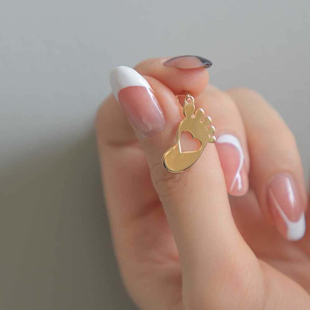 پلاک طلا زنانه طلا 18عیار طرح ردپا