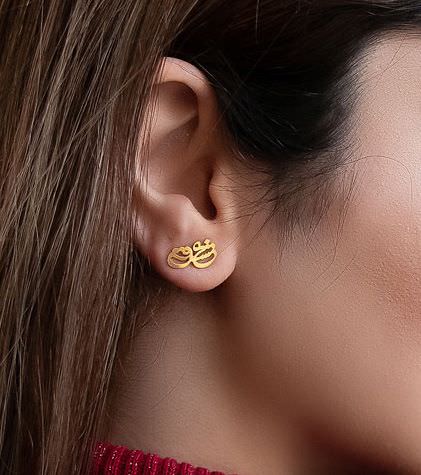 گوشواره طلا 18عیار زنانه میخی طرح عشق منحنی