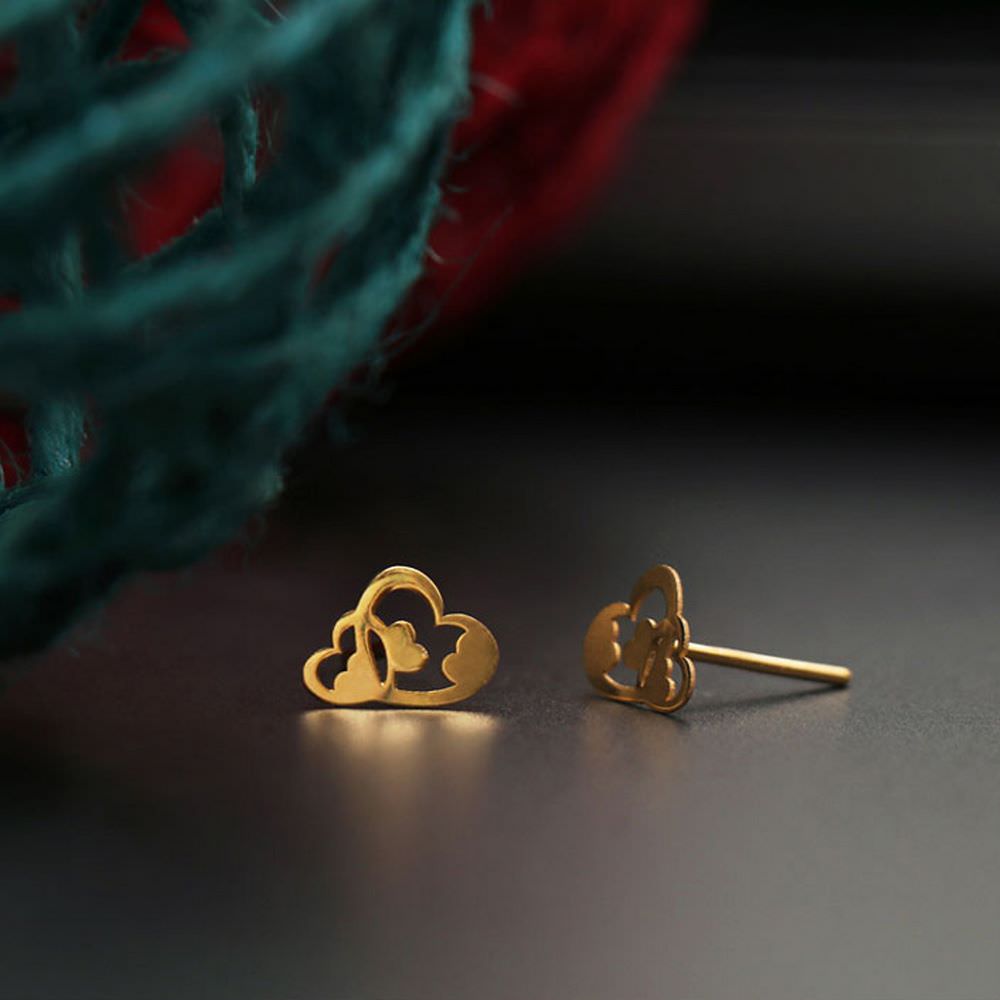 گوشواره طلا 18عیار زنانه طرح میخی طرح چند قلبی