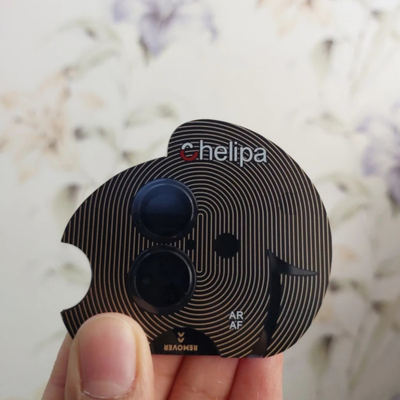 محافظ لنز دوربین شیشه ای اوجی مدل chelipa titanium مناسب برای گوشی موبایل اپل iPhone 16