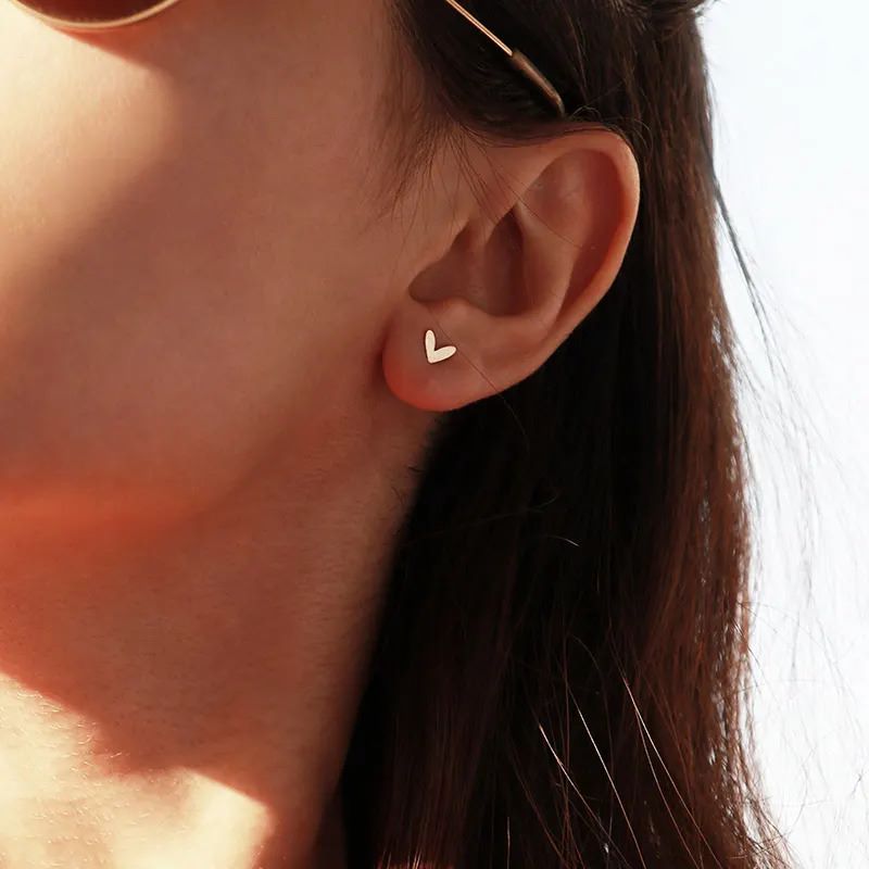 گوشواره طلا 18عیار طرح قلب مینیمال