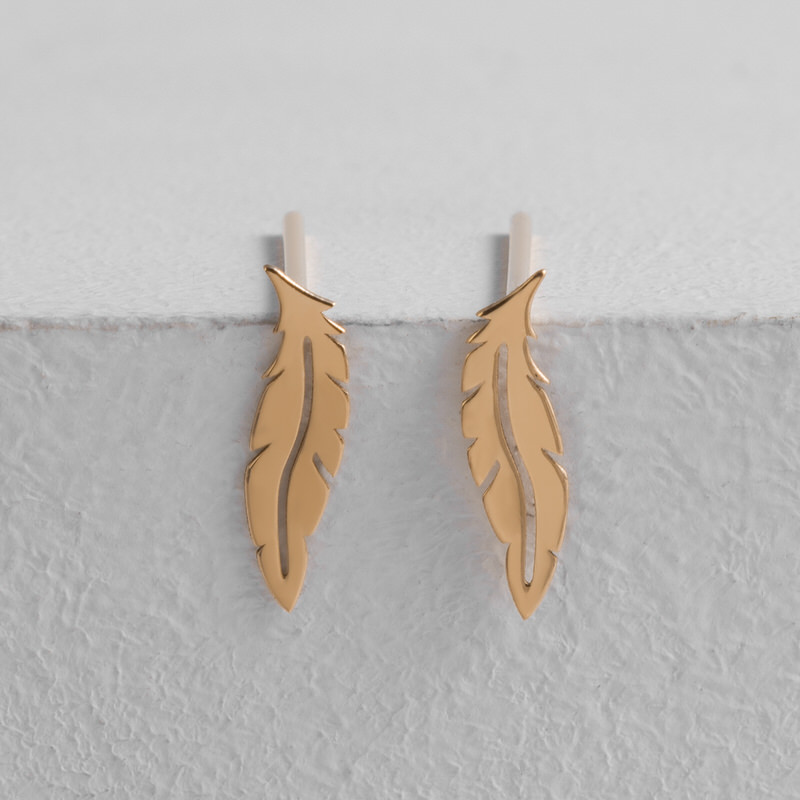 گوشواره طلا 18 عیار طرح پر قو