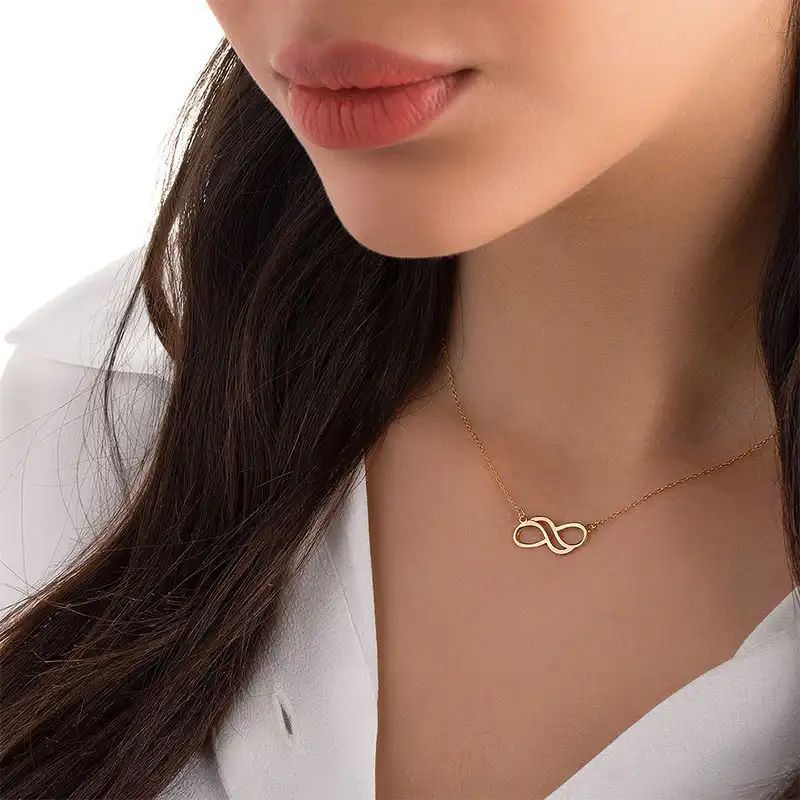 گردنبند طلا 18عیار طرح بی نهایت فاصله دار