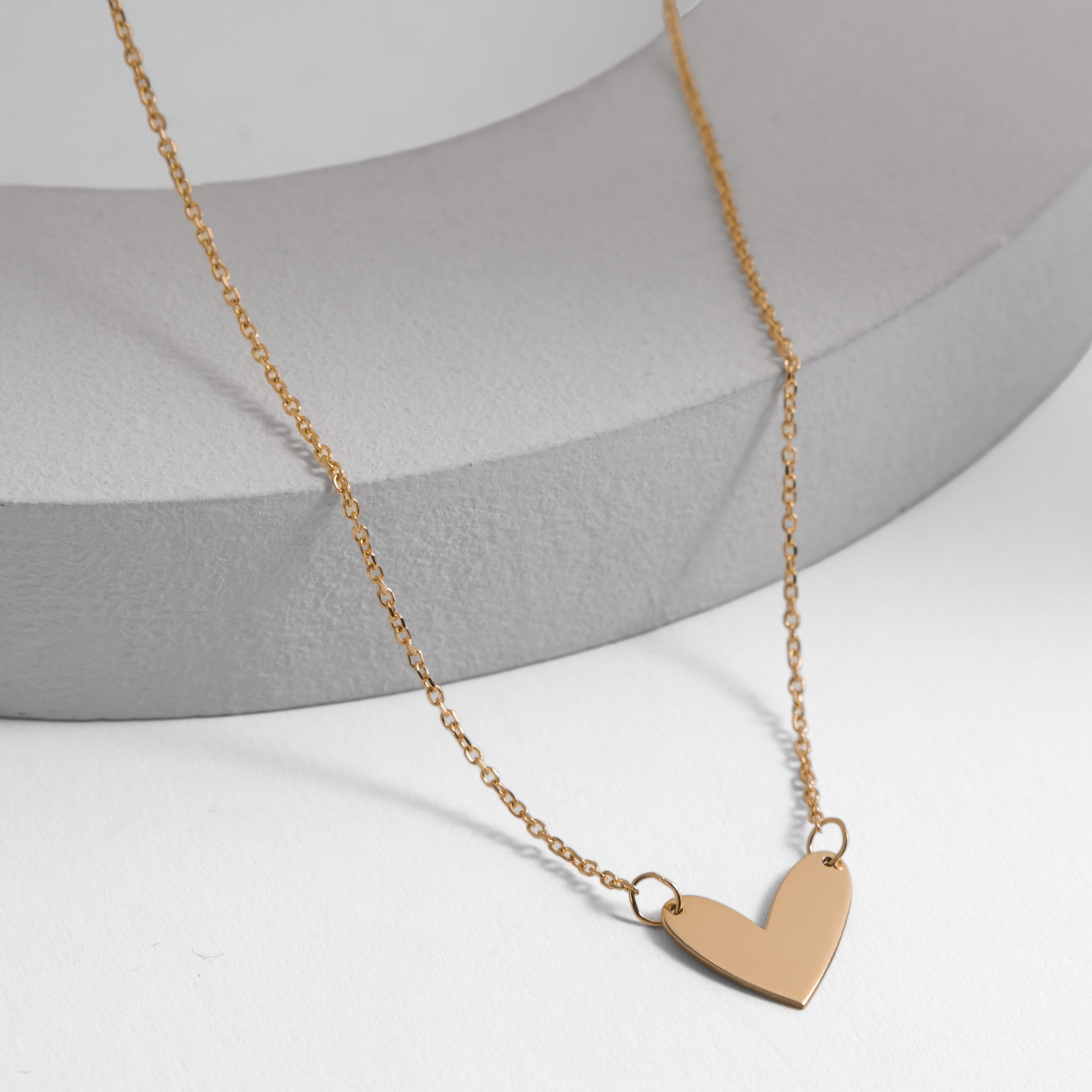 گردنبند طلا 18عیار طرح قلب مینیمال گردنبند طلا 18عیار طرح قلب مینیمال