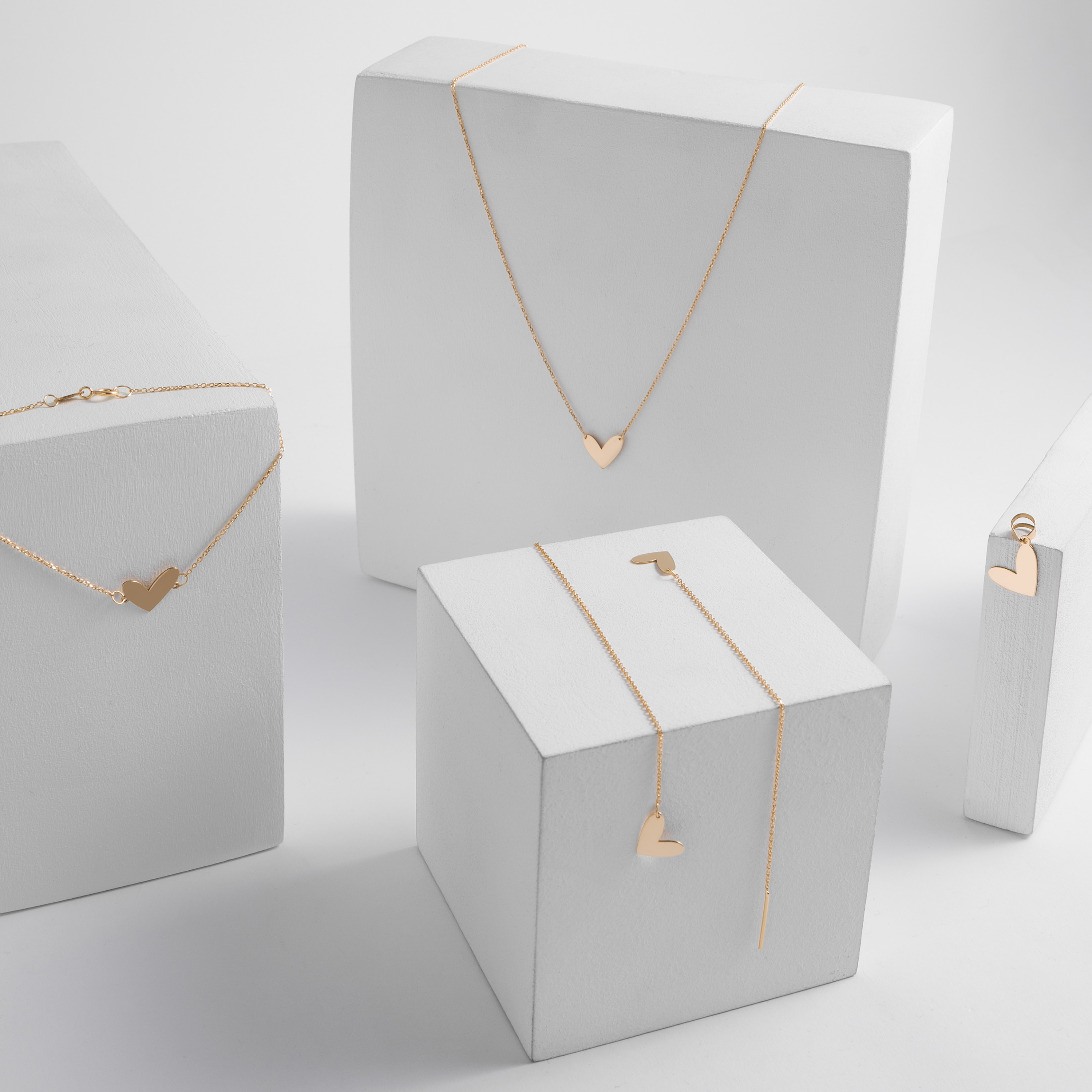 گردنبند طلا 18عیار طرح قلب مینیمال گردنبند طلا 18عیار طرح قلب مینیمال