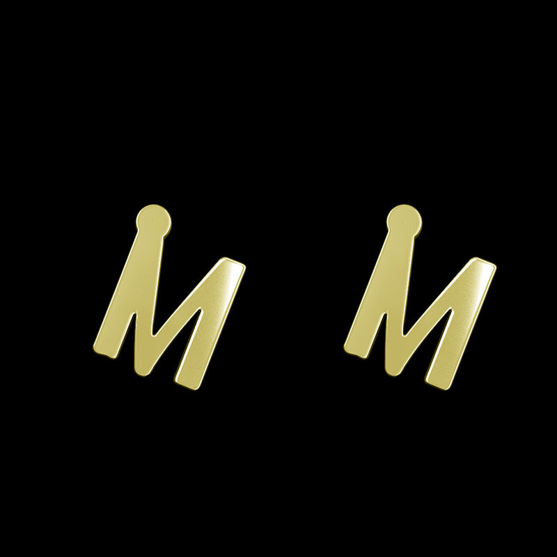 گوشواره طلا 18 عیار زنانه مدوپد مدل حرف M کد GA1-16899